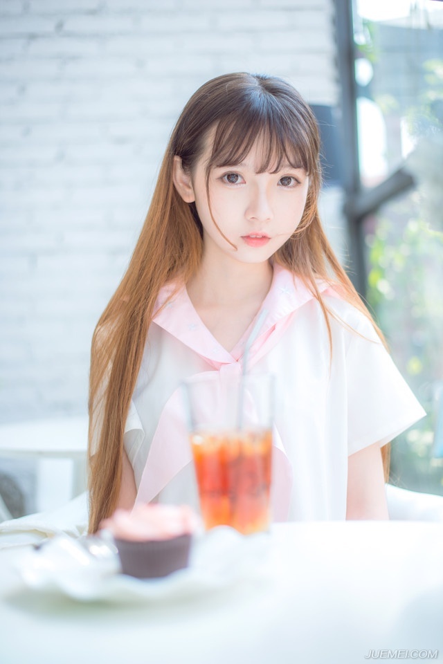 “也就是说……”魏延一脸恍然的看向庞统。